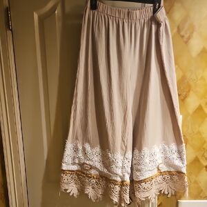 Elegant Beige Lace Trim Wide Leg Capris